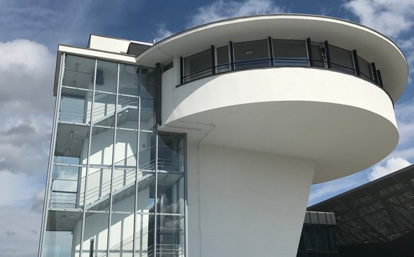 Budynek tzw. Grzybka zachwyca swoją formą