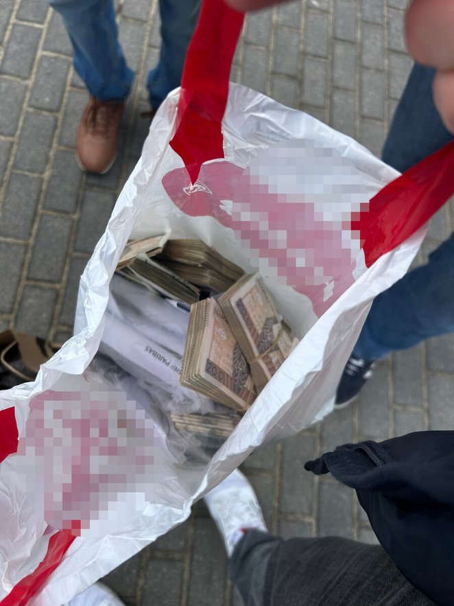 W zabezpieczonej przez mundurowych siatce znajdowało się dokładnie 366 tysięcy 960 złotych.