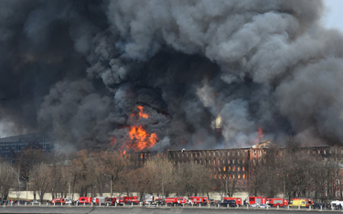 Pożar strawił zabytkową fabrykę w Sankt Petersburgu