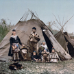 Rdzenna rodzina Saamów (in. Lapończyków) z Europy Północnej zamieszkująca Norwegię około 1900 r.