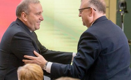 Reprezentujący prawe skrzydło w PO Kazimierz M. Ujazdowski (z prawej) został przez partię wycofany z