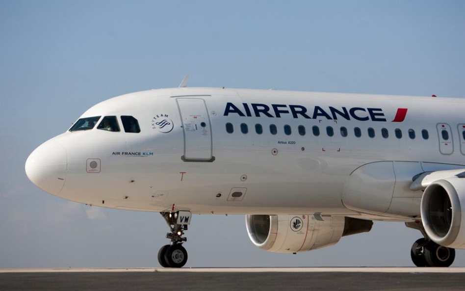 Gorszy koniec roku dla Air France-KLM, a IAG odczuła strajki