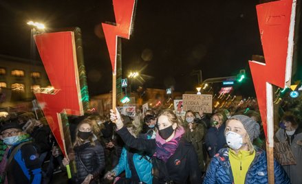 Sondaż. Polacy popierają protesty. Głównie mężczyźni