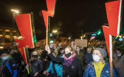 Sondaż. Polacy popierają protesty. Głównie mężczyźni