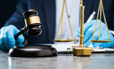 Koronawirus: sprawy dot. kar za nieprzestrzeganie obostrzeń w trakcie pandemii ruszą jesienią