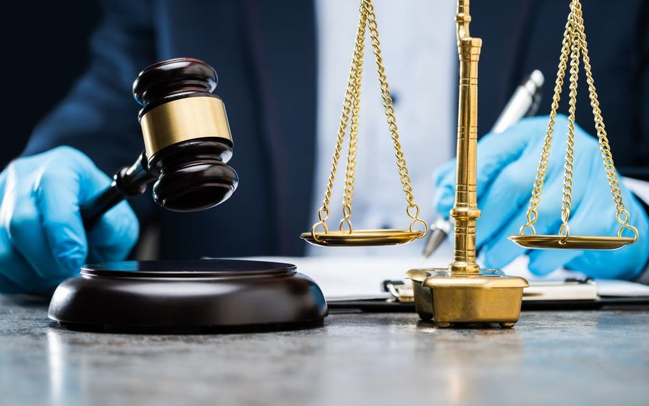 Koronawirus: procesy nie dla publiczności
