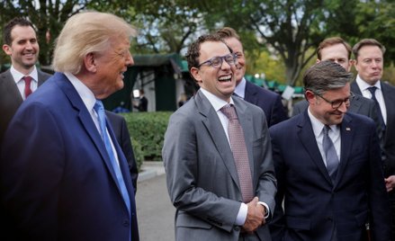 Donald Trump, Dario Amodei i Mike Johnson