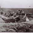 Wiosna 1919 roku: okopy pod Czarnkowem i polski CKM (w tle polska wierzba). Reprodukcja: Bartosz Jan