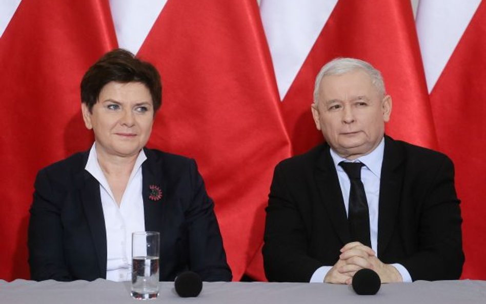 Politycy i dziennikarze o konferencji Kaczyńskiego i Szydło na Twitterze