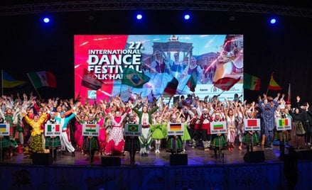 Artyści folklorystycznych festiwali ofiarą nagonki na migrantów w Zamościu i Gorzowie