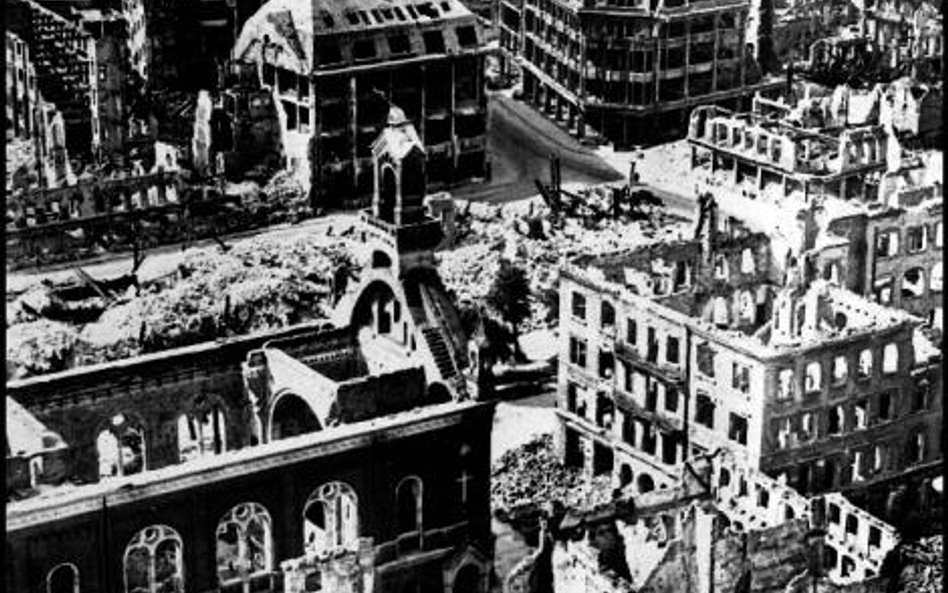 Drezno w połowie lutego 1945. Skala bombardowania zaszokowała nie tylko Niemców