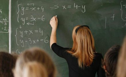 Zmiany w Karcie nauczyciela miałyby dotyczyć w szczególności urlopów na podratowanie zdrowia. Obecni