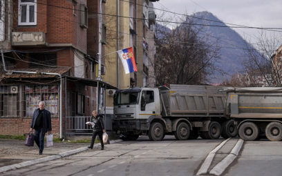 Serbowie od 19 dni blokowali drogi w Kosowie