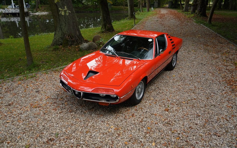 Alfa Romeo Montreal to bez wątpienia fascynujący i piękny samochód.