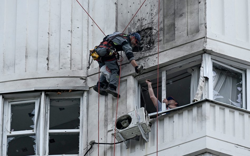 Jeden z dronów wleciał do mieszkania, ale nie eksplodował