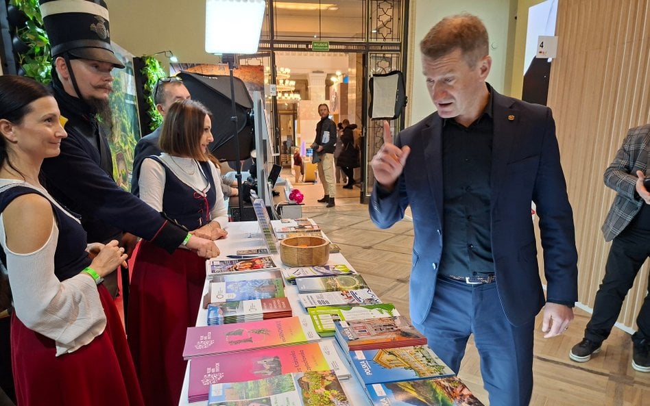 Gościem oststnich targów ITTF był wiceminister sportu i turystyki Ireneusz Raś