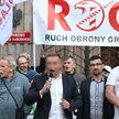 Działacz środowisk narodowych Robert B. (C), działacz opozycji demokratycznej w PRL Adam Borowski (2
