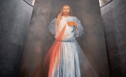 Wizerunek Jezusa Miłosiernego w ujęciu Krzysztofa Klimka; jeden z pokazanych na krakowskiej wystawie