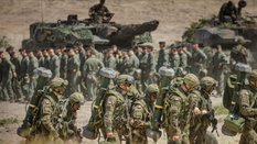 Maleje liczba Polaków, którzy opowiadają się za powszechnym poborem do armii. MON pracuje nad progra