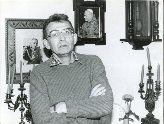 Leszek Moczulski (1930–2024) – publicysta, polityk, historyk i geopolityk. Działacz opozycji w okres