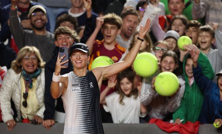Iga Świątek odzyskała moc. Naomi Osaka zdeklasowana w Rzymie