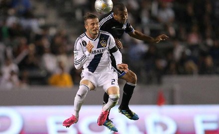 David Beckham z Los Angeles Galaxy i Justin Morrow z San Jose Earthquakes