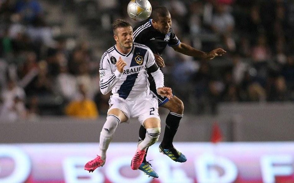 David Beckham z Los Angeles Galaxy i Justin Morrow z San Jose Earthquakes