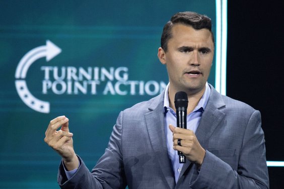 Charlie Kirk na wydarzeniu zorganizowanym przez Turning Point Action na Florydzie