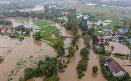 Zalana przez Nysę Kłodzką wieś Krosnowice