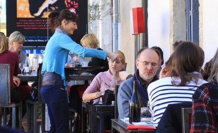 Polak na wakacjach najczęściej płaci kartą we Włoszech, Niemczech i Chorwacji