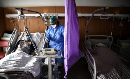 Francuski epidemiolog: Odrodzenie pandemii zaczęło się w sierpniu