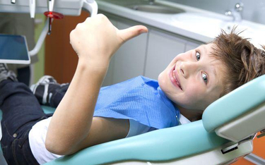 Dentyści dodatkowo punktowani przez NFZ za gabinety w szkołach