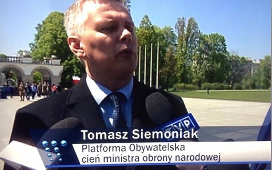 Siemoniak reaguje na "cień ministra obrony narodowej"