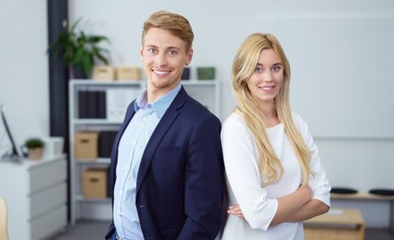 Czy ulgowy ZUS nie przysługuje osobie współpracującej z firmą małżonka?