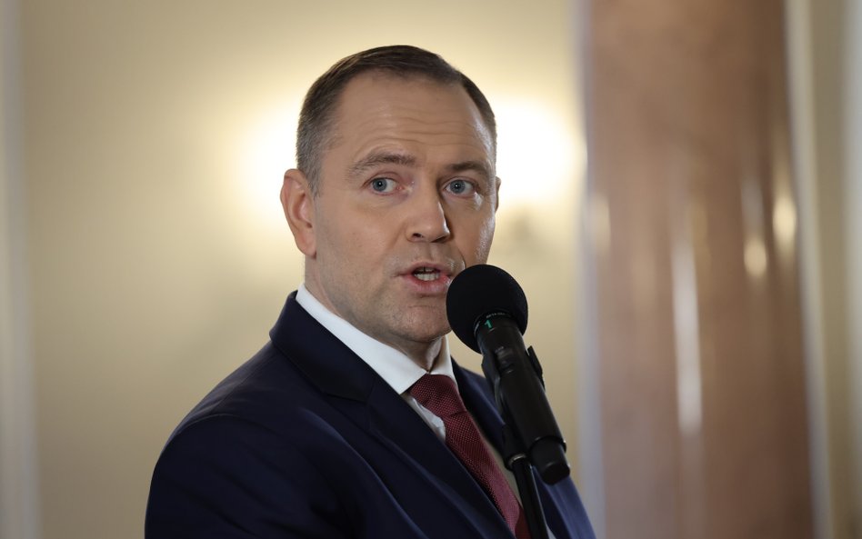 Zuzanna Dąbrowska: Osoby najbliższe? Jak najdalej