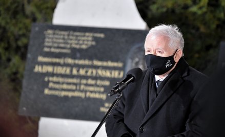 Prezes Prawa i Sprawiedliwości Jarosław Kaczyński podczas uroczystości w Starachowicach