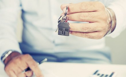 PIT: czy zyski z najmu kilku pokoi można rozliczać ryczałtem