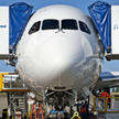 Boeing traci, ogranicza duże samoloty, żegna się z B747