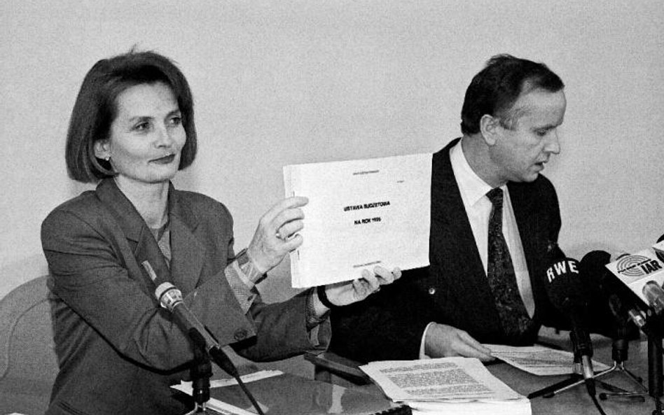 Lech Wałęsa realizował swój cel polityczny, szkodząc państwu i gospodarce – ocenia po latach Elżbiet