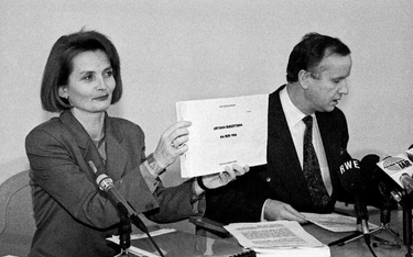 Lech Wałęsa realizował swój cel polityczny, szkodząc państwu i gospodarce – ocenia po latach Elżbiet