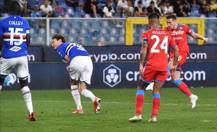Piotr Zieliński strzela gola w meczu z Sampdorią Genua