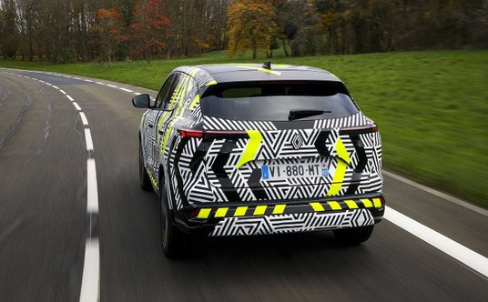 Renault Austral w przedprodukcyjnym maskowaniu