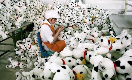 Fabryka zabawek w mieście Tianjin. Powstaje tu wiele więcej niż tylko 101 dalmatyńczyków