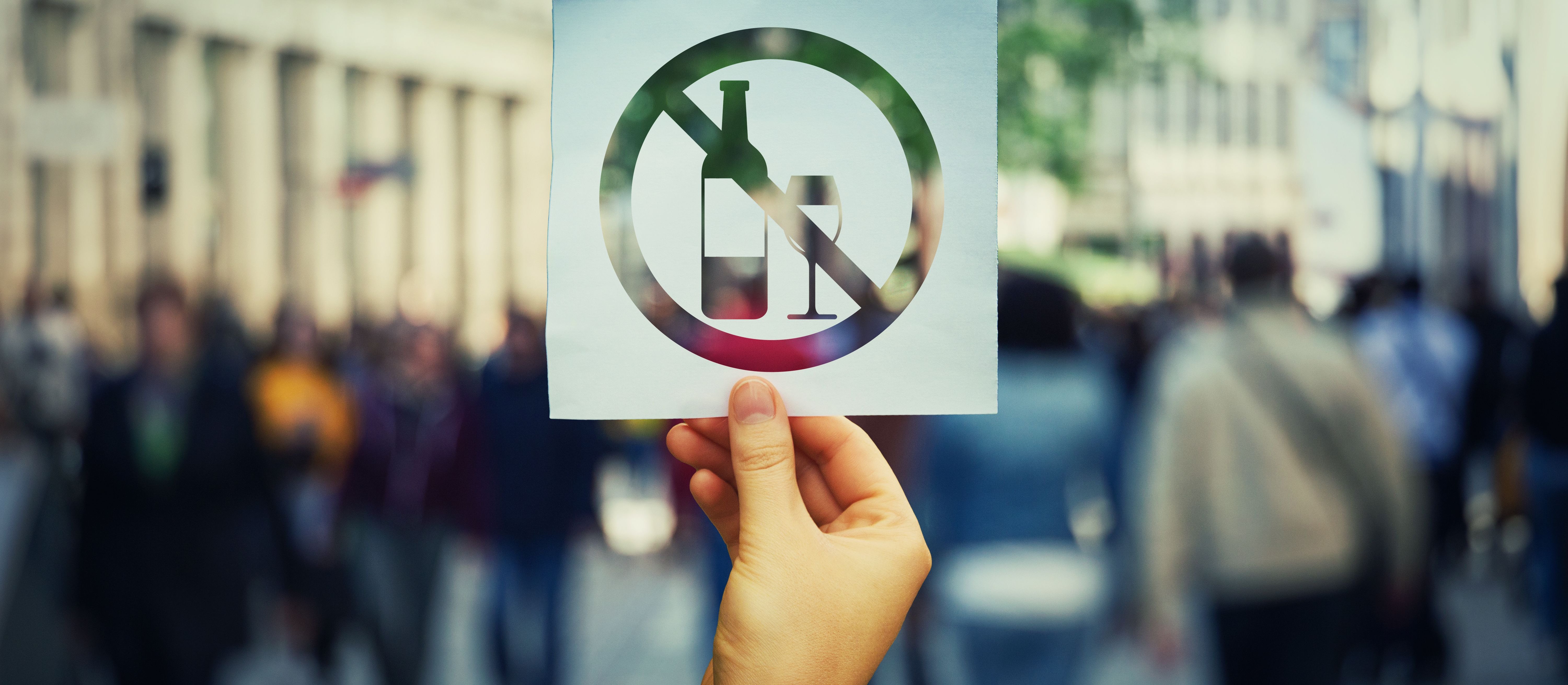 Bez alkoholu na stacjach paliw? realizowane są prace nad zaostrzeniem przepisów