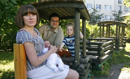 Rodzina zatrzymuje wiele osób w kraju