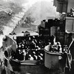 Atak kamikaze na amerykański pancernik USS „Missouri” u brzegów Okinawy, 11 kwietnia 1945 r.
