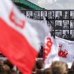 17 kwietnia 2010 r. Msza w intencji ofiar katastrofy smoleńskiej na pl. Piłsudskiego w stolicy. We w