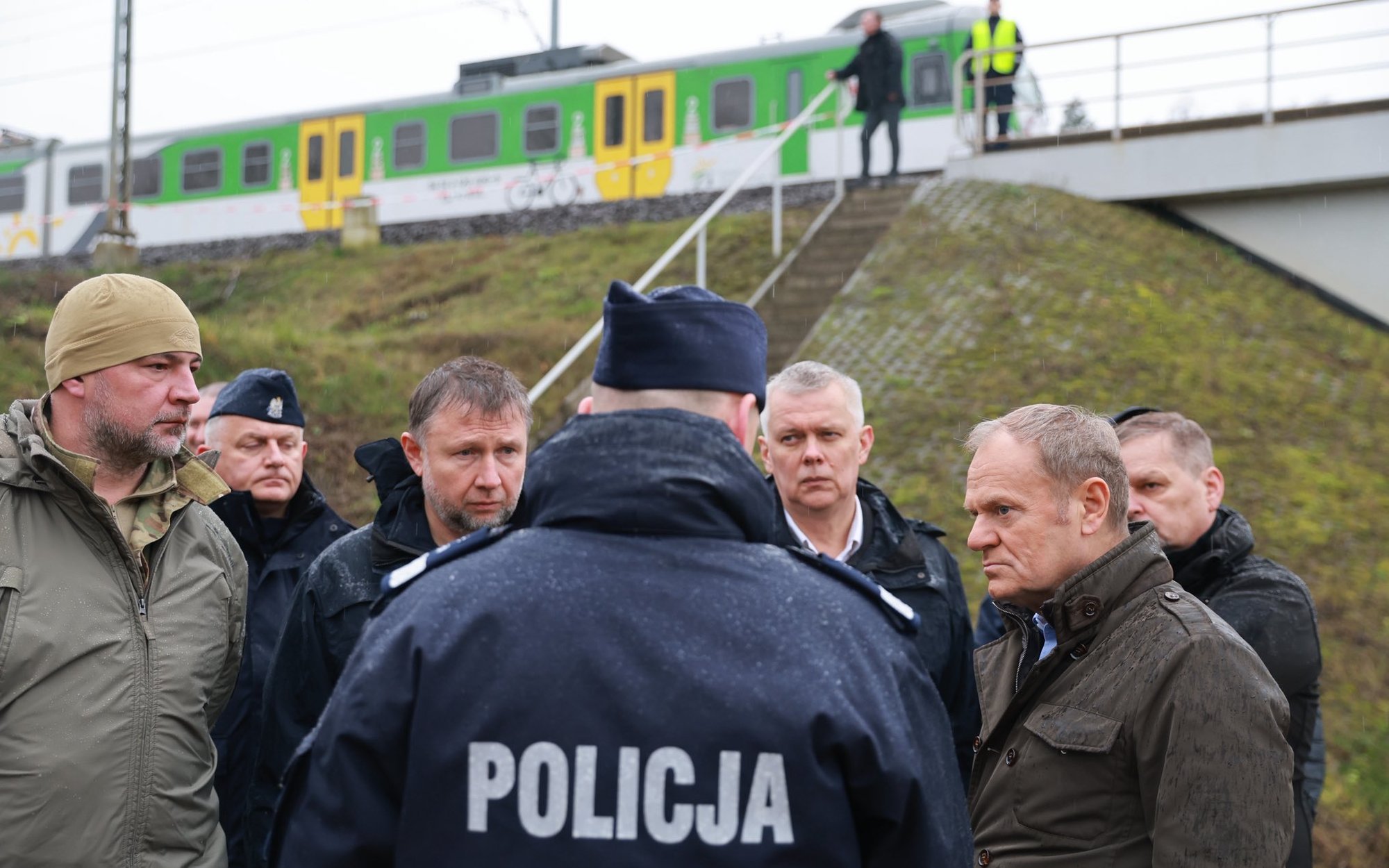 Uszkodzone tory w woj. mazowieckim. Donald Tusk: Potwierdziły się najgorsze przypuszczenia