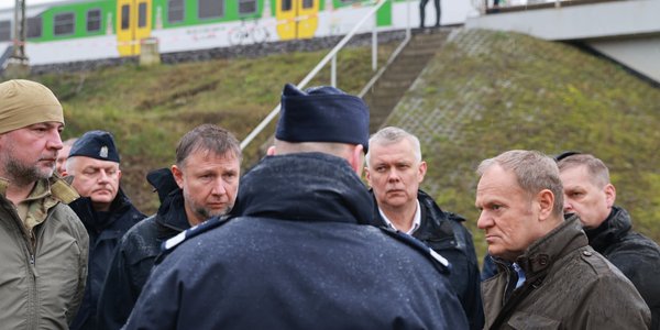 Uszkodzone tory w woj. mazowieckim. Donald Tusk: Potwierdziły się najgorsze przypuszczenia
