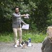 Salwan Momika pali Koran w czasie demonstracji w Szwecji